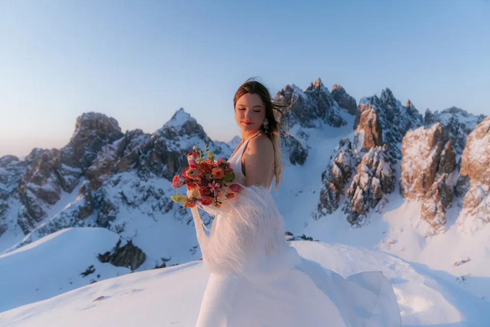 A Winter Ski Elopement in the Dolomites