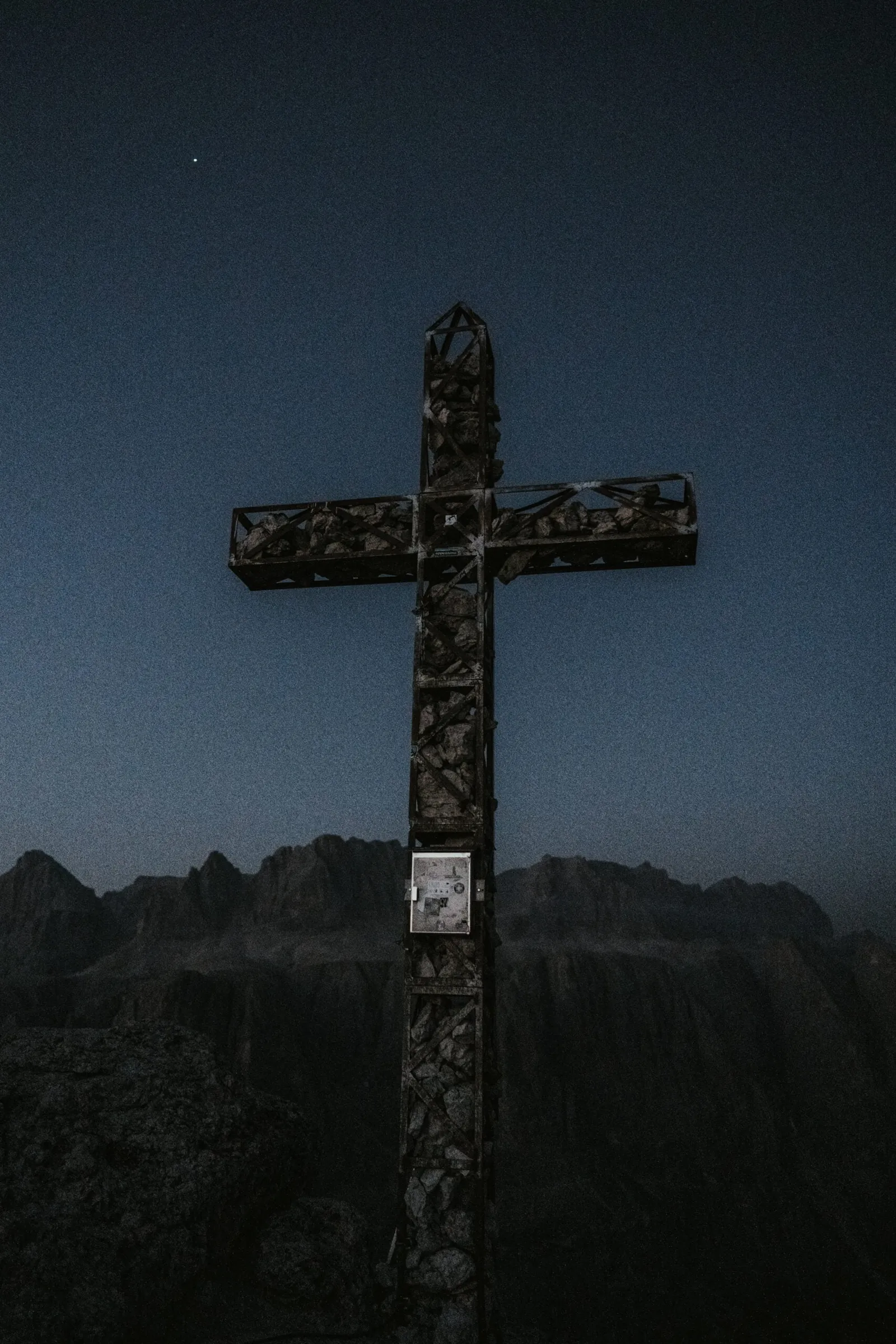 A Magical Sunrise Elopement in the Dolomites