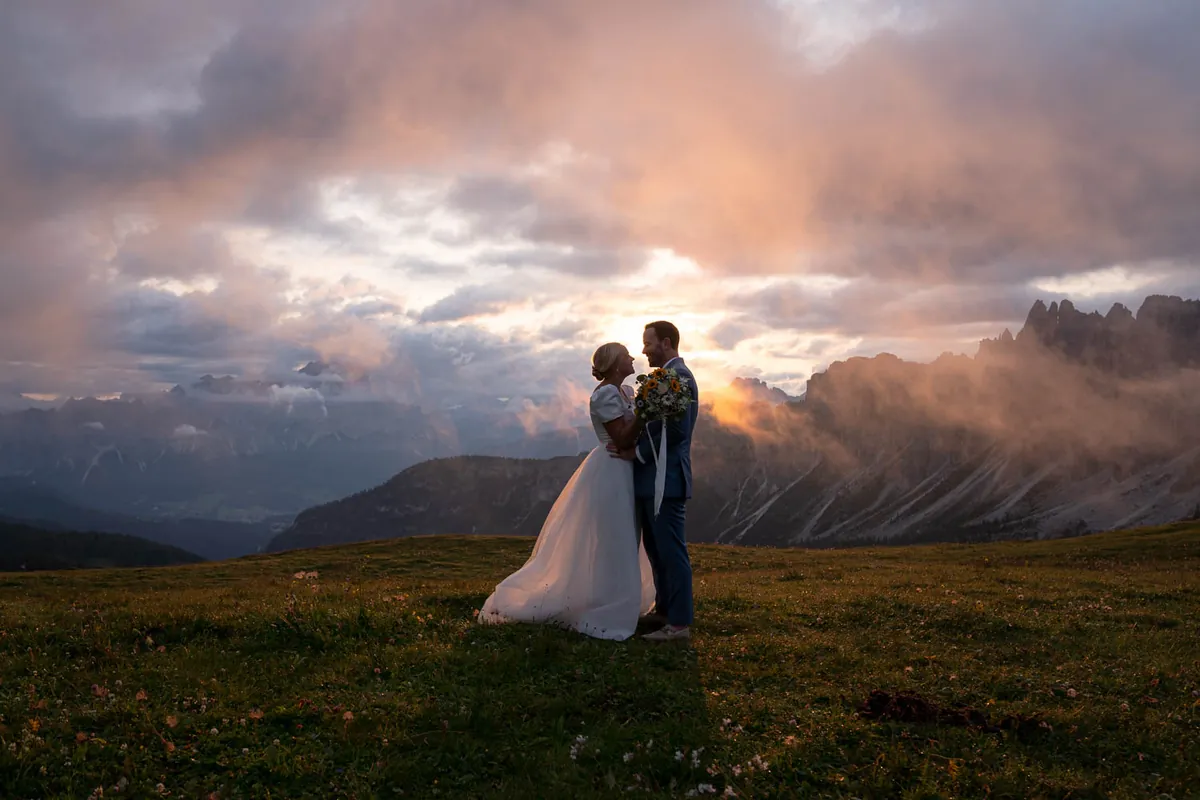 Wiesen-Elopement am Passo Giau in den Dolomiten