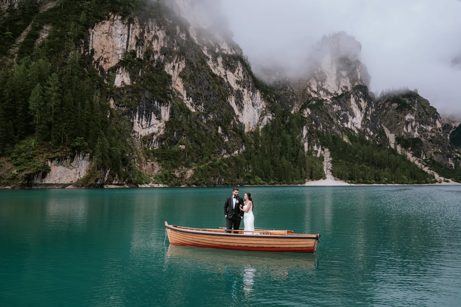 Wooden Boats and Lakeside Pizza &mdash; a Lago di Braies Elopement